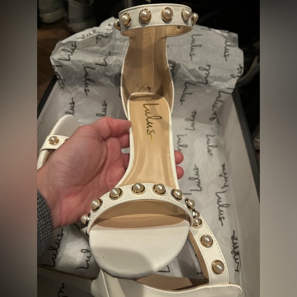 Lulus size 7 white pearl studded heels - Picture 5 of 6